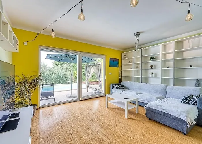 Family Friendly House With A Swimming Pool Antonci, - 24239 Дом отдыха