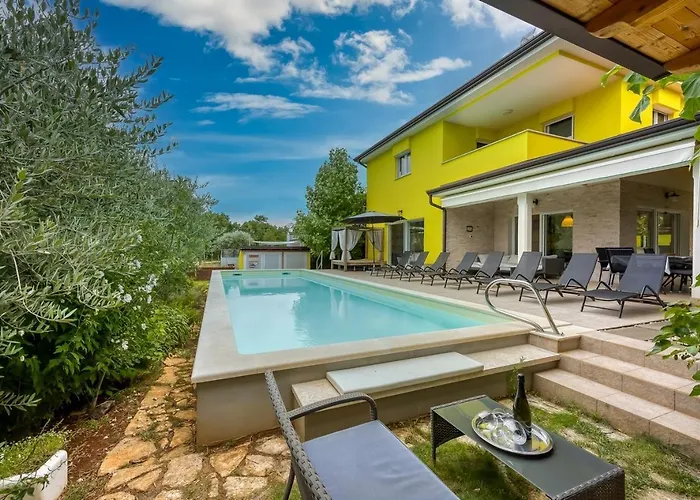 Дом отдыха Family Friendly House With A Swimming Pool Antonci, - 24239 Пореч