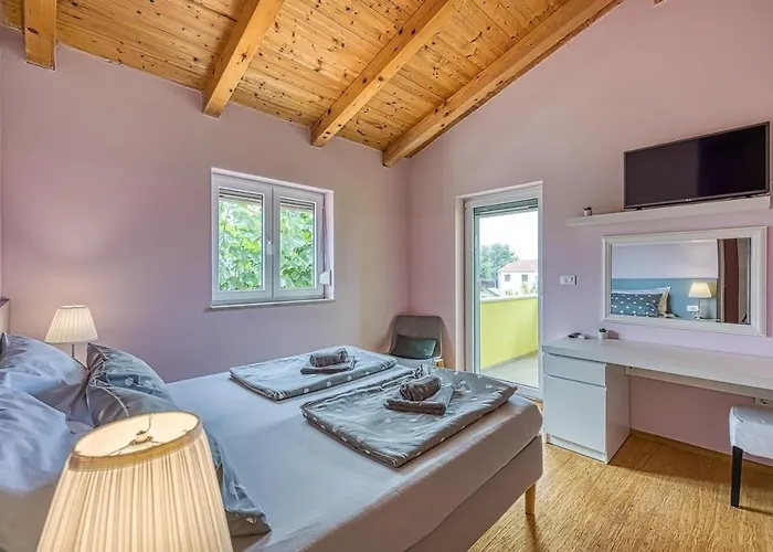 Family Friendly House With A Swimming Pool Antonci, - 24239