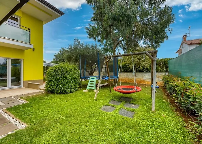 Дом отдыха Family Friendly House With A Swimming Pool Antonci, - 24239
