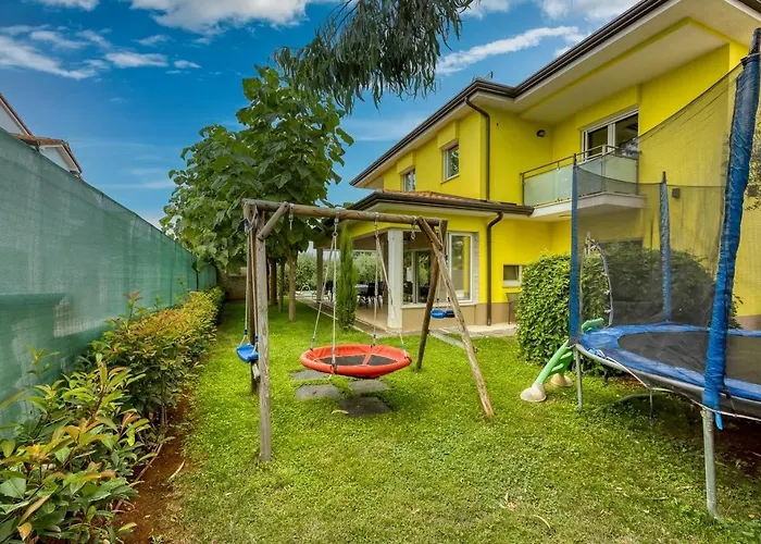 Дом отдыха Family Friendly House With A Swimming Pool Antonci, - 24239 *